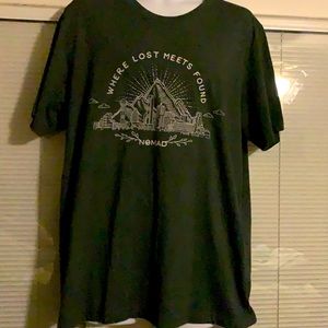 NOMAD short sleeve grey tee is like-new